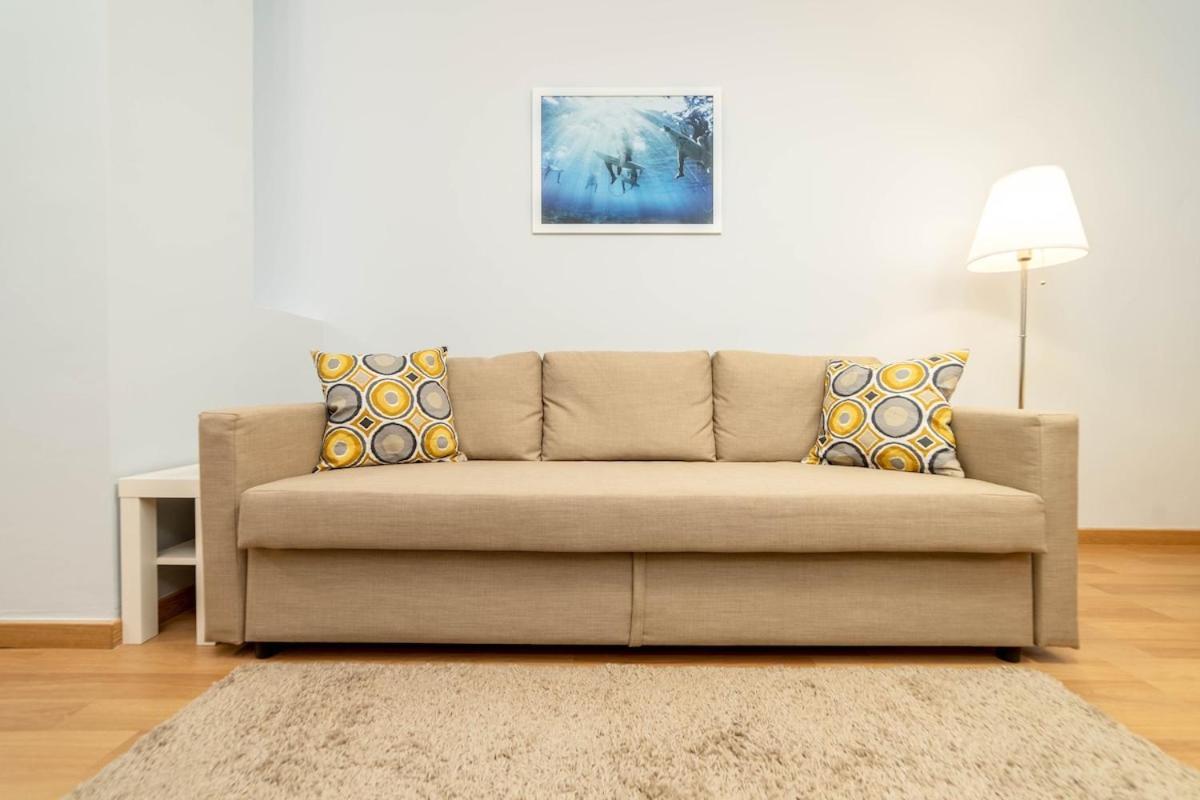 -Malagasunapts- Stylish City Centre Pool&Parking Екстер'єр фото