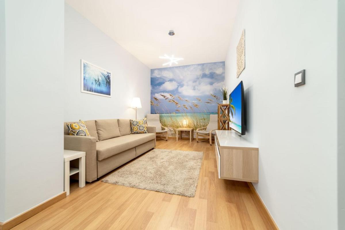 -Malagasunapts- Stylish City Centre Pool&Parking Екстер'єр фото