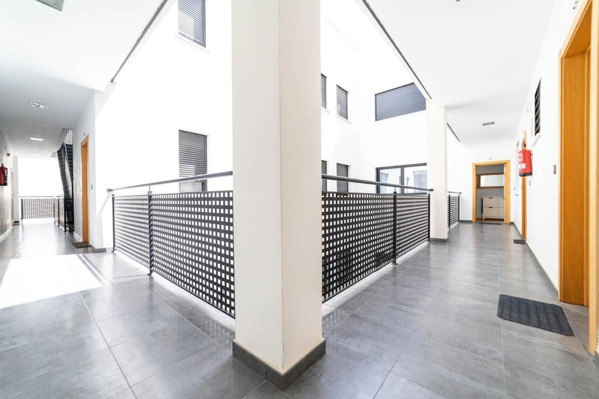 -Malagasunapts- Stylish City Centre Pool&Parking Екстер'єр фото