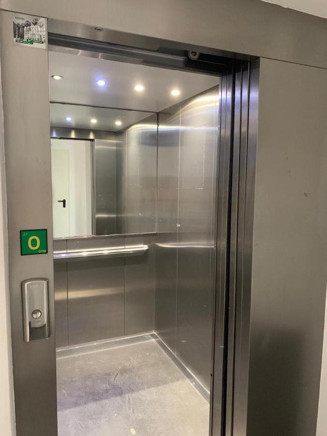 -Malagasunapts- Stylish City Centre Pool&Parking Екстер'єр фото
